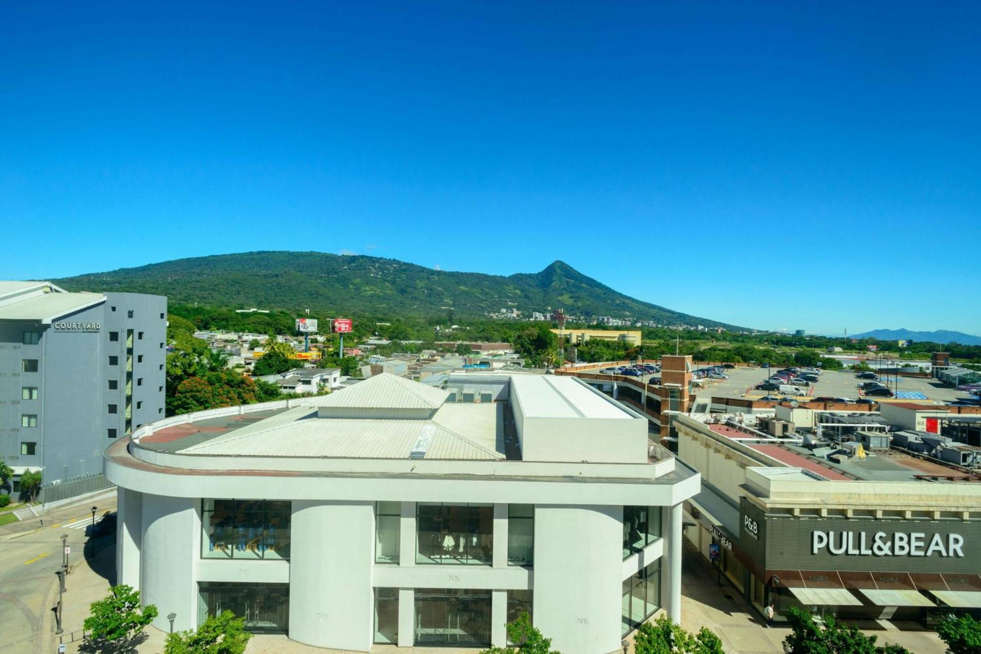 Fairfield By Marriott San Salvador Hotel Exterior photo